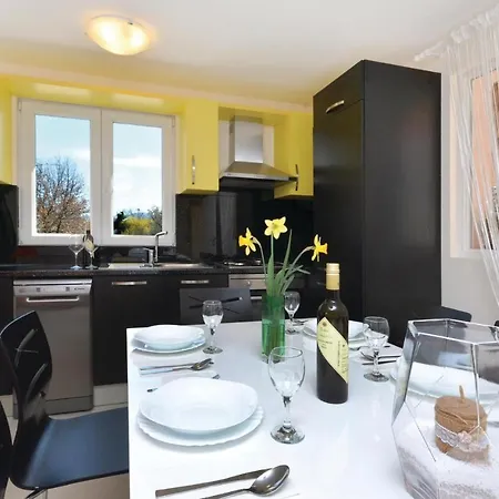 Σπίτι διακοπών Four-bedroom In