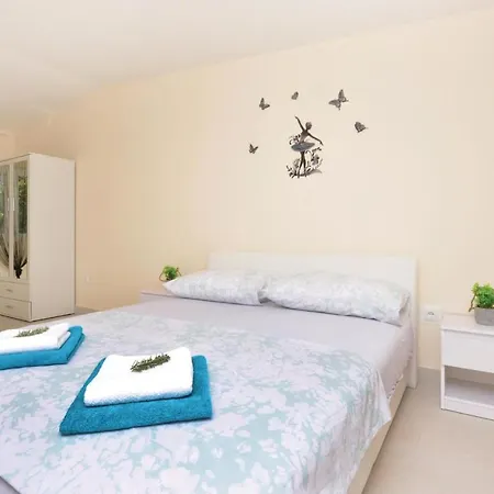 4 Bedroom Awesome In Holiday home